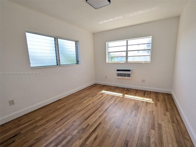 Building Photo - 7805 Crespi Blvd