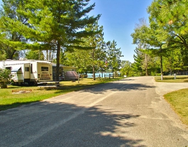 Twin Mills Camping Resort 1675 W State Road 120 Howe IN 46746