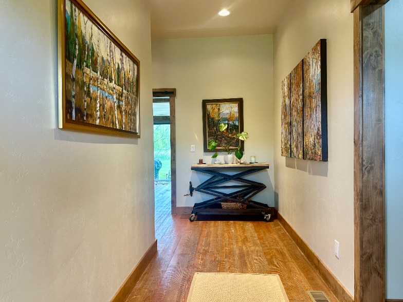 Building Photo - 3071 River Lakes Dr