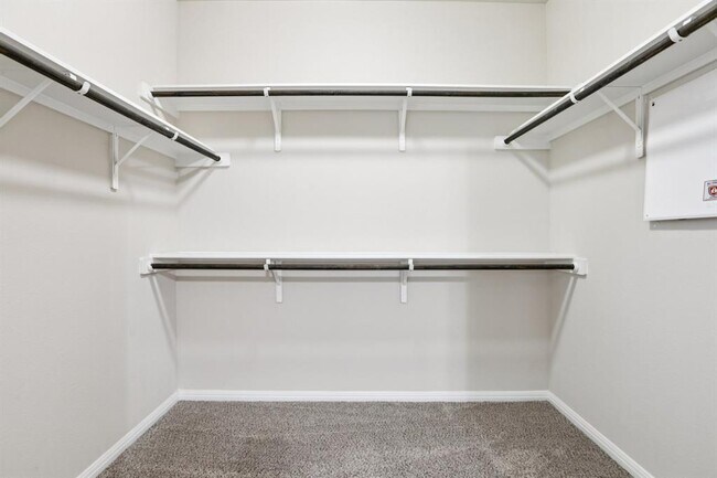 Building Photo - 174 Friendship Oak Dr