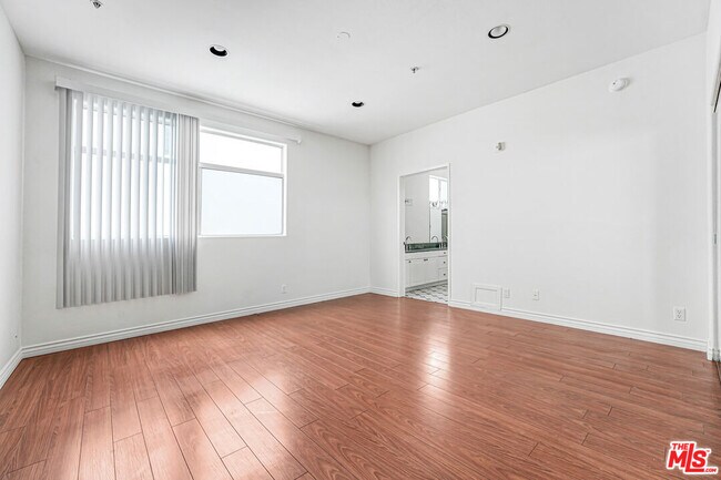 Building Photo - 1132 S Shenandoah St