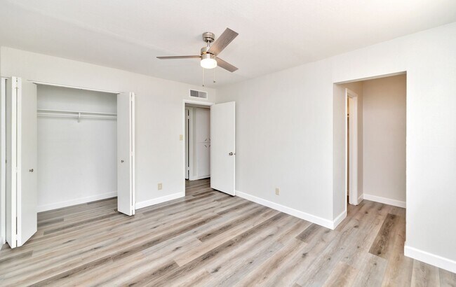 Building Photo - 8444 E Plaza Ave