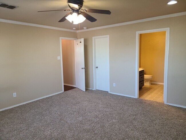 Building Photo - 3 Bedroom With Large Yard