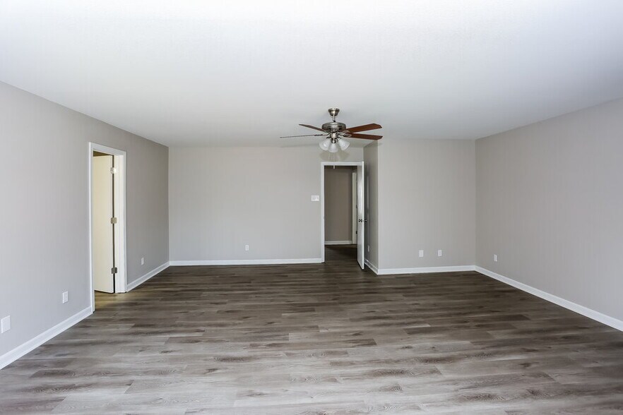 Building Photo - 313 Ranlo Ave