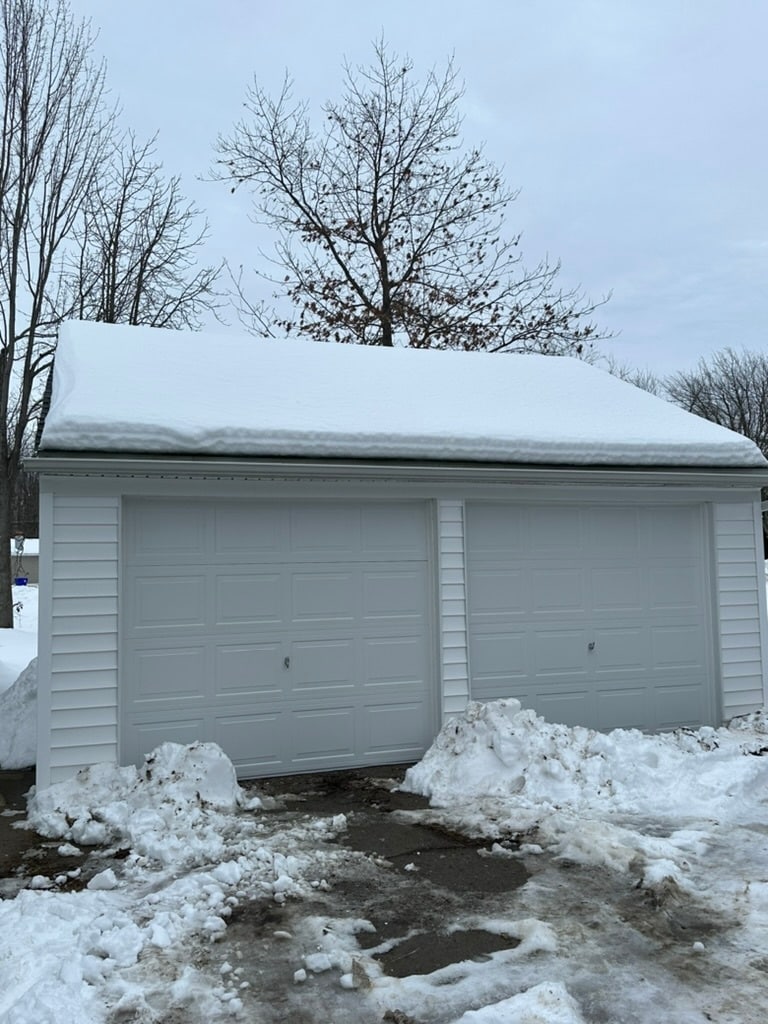 Garage - 4056 Park Ave