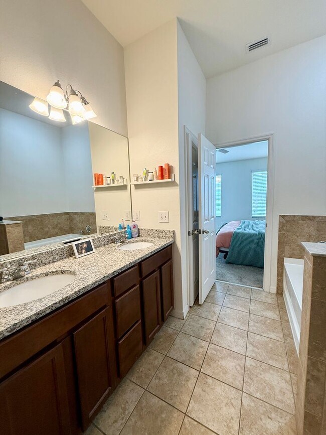 Building Photo - Sawgrass Village Townhomes 3/2.5/1 - Friendly Neighborhood lifestyle