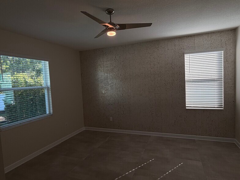 Building Photo - 4452 Seven Canyons Dr