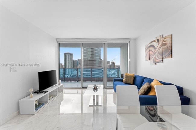 Building Photo - 200 Biscayne Blvd Way