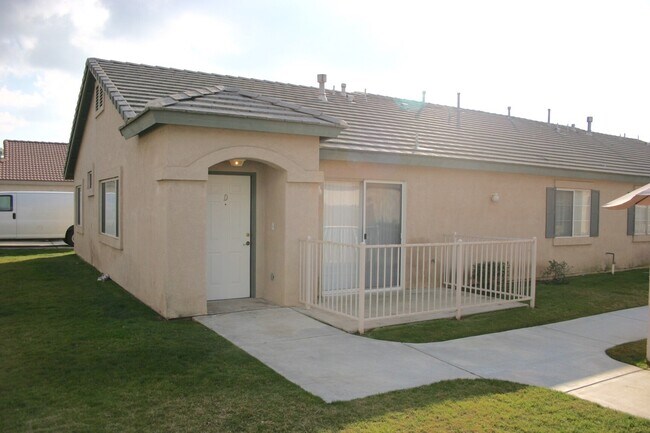 Building Photo - 4404 Pebble Creek Dr