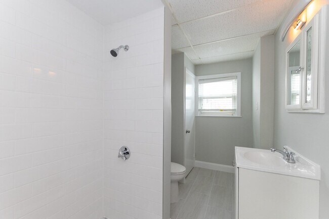 Building Photo - 129 Lynnway