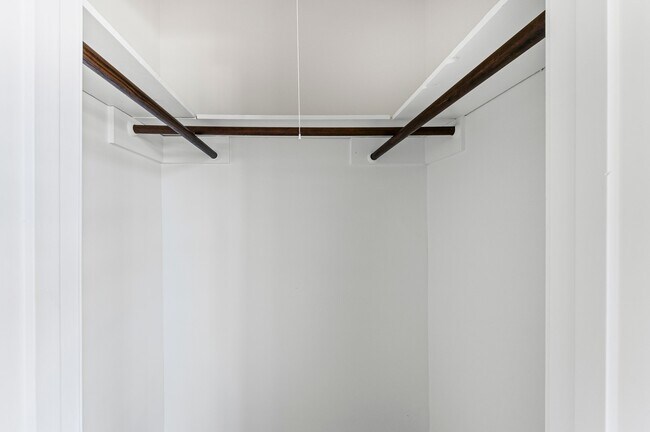 Building Photo - 3427 Dovie Dr