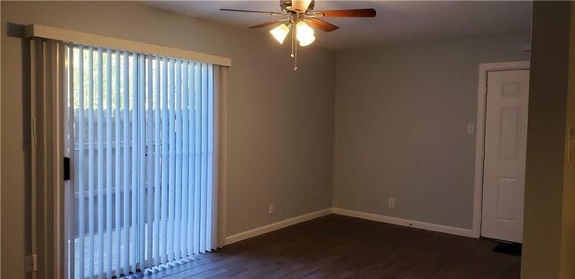 Building Photo - 2208 Mission Hill Dr