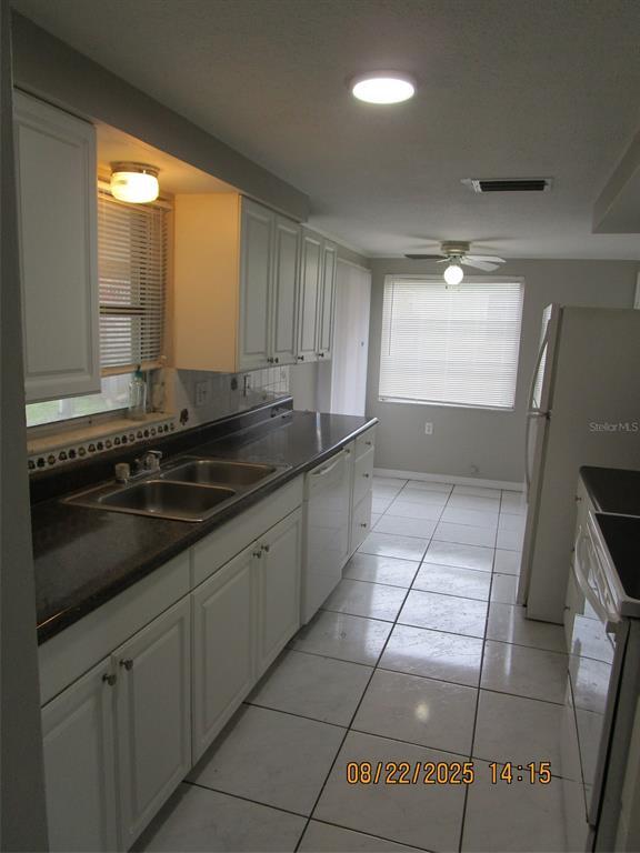 Building Photo - 1155 Royalwood Dr
