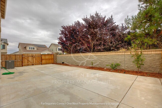Building Photo - Brand new-4 bedroom, loft, 3 bathroom - Li...