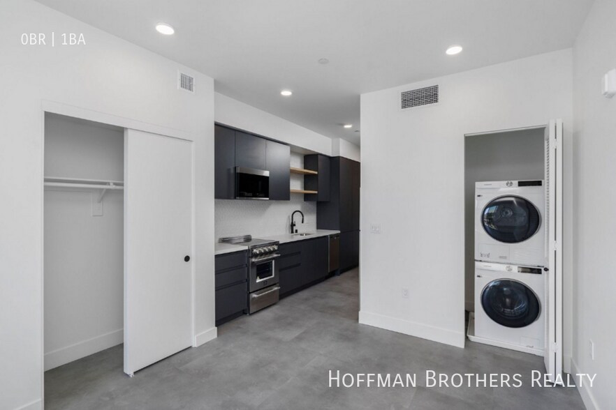 Building Photo - 3450 W 43rd St