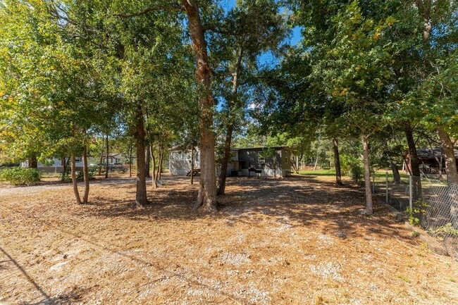Building Photo - 4424 W Forest Rd