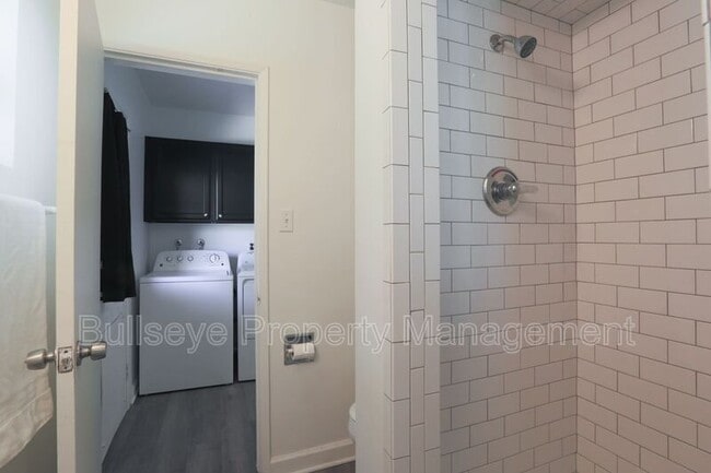 Building Photo - 3137 N 20th Pl