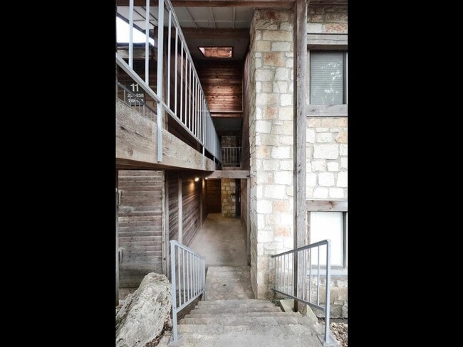 Building Photo - 8200 Neely Dr