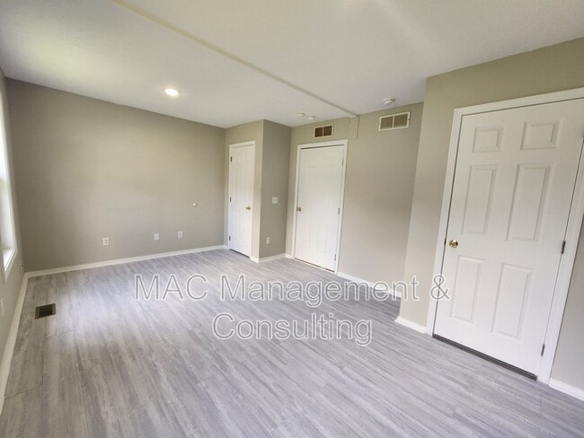 Building Photo - 1325 Virginia Ave