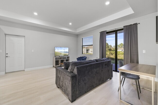 Building Photo - 622 Windermere Dr