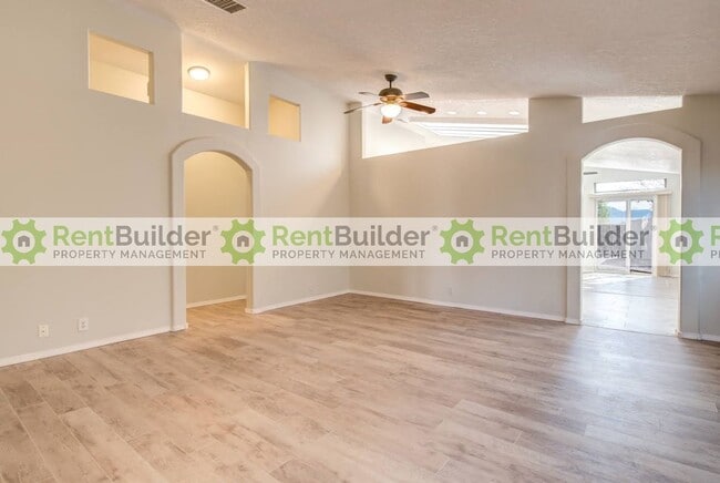 Building Photo - FALL SPECIAL: RENT THIS BEAUTIFUL HOME NOW!