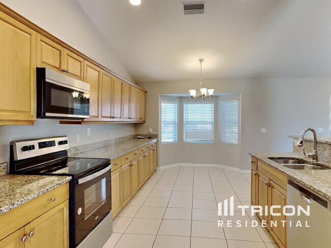 Building Photo - 1240 Fleetwood Dr NW