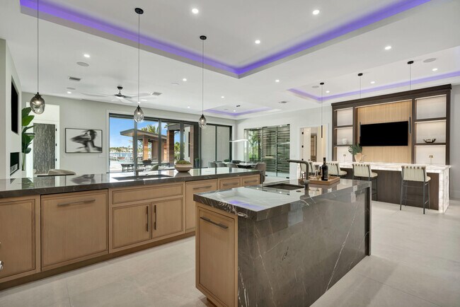 Building Photo - 416 S Lake Dr