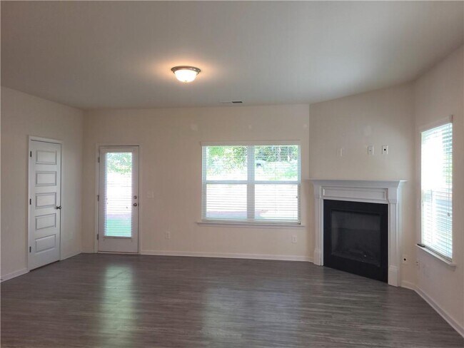 Building Photo - 210 Centennial Cir