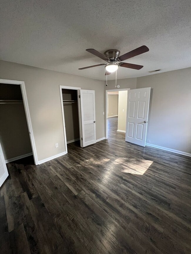 Building Photo - Upgraded 2 Bedroom Duplex (Monroe/Historic District)