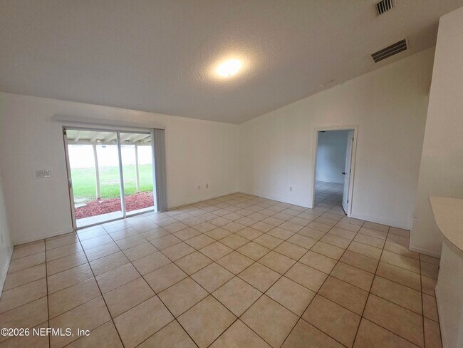 Building Photo - 38 Pebble Wood Ln
