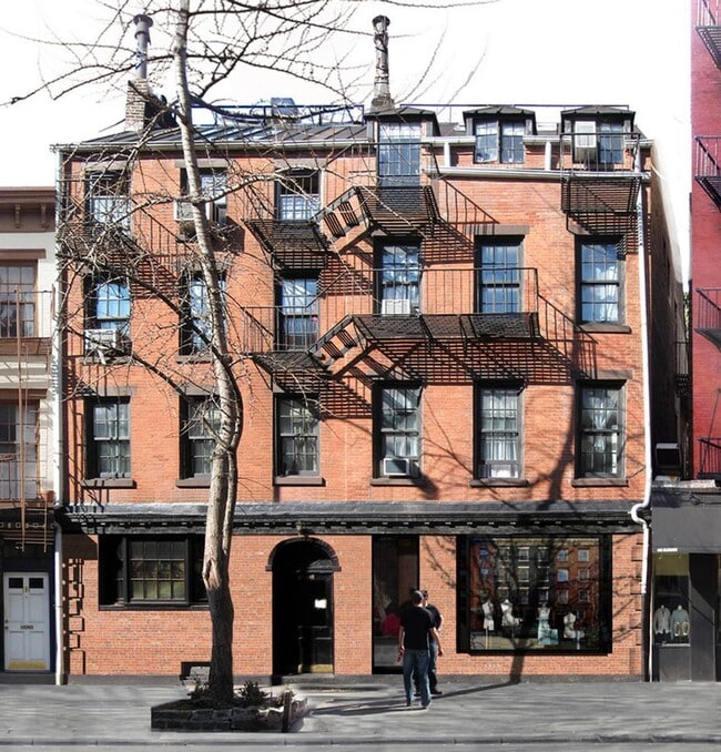 Primary Photo - 396 Bleecker St