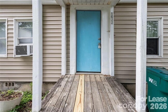 Building Photo - 1022 Wood St