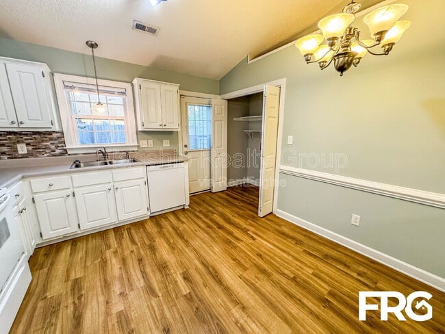 Building Photo - 1145 Nicklaus Dr