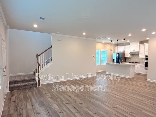 Building Photo - 629 Cranford Dr