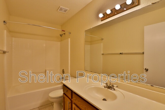 Building Photo - 8963 W Ocotillo Rd