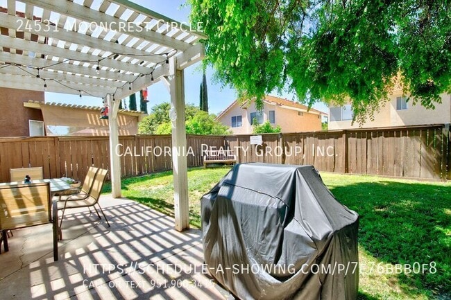 Building Photo - 24531 Mooncrest Cir