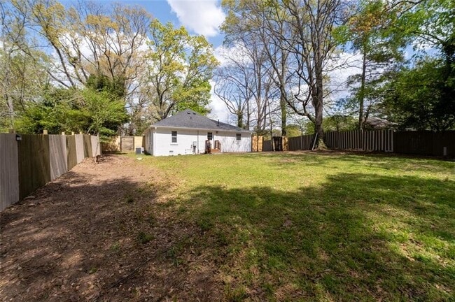 Building Photo - 2040 Penelope St NW