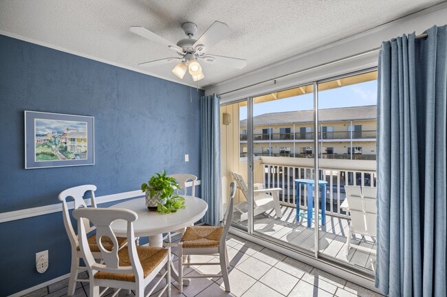 Building Photo - 775 Gulf Shore Dr