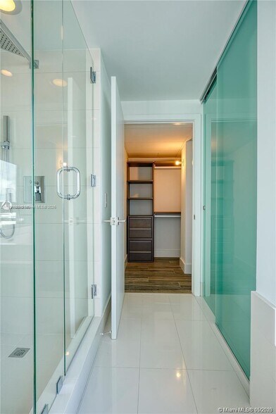 Hallway - 650 NE 32nd St
