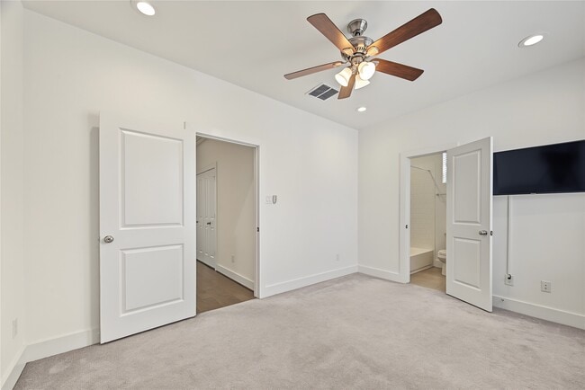 Building Photo - 2208 McGowen St
