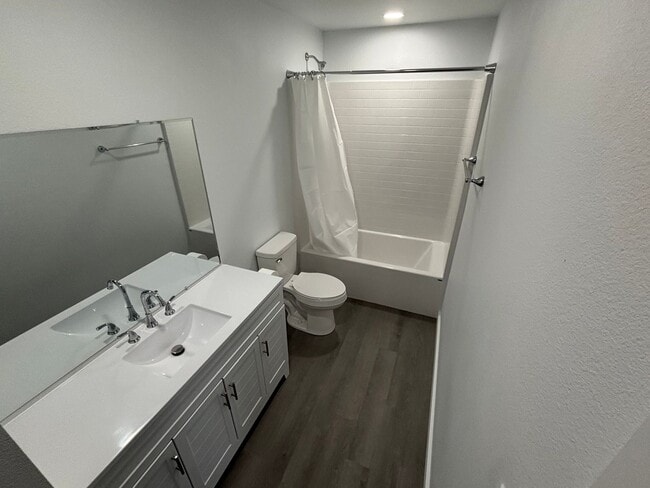 Building Photo - Brand New 3-bedroom 2 bath home with Garage