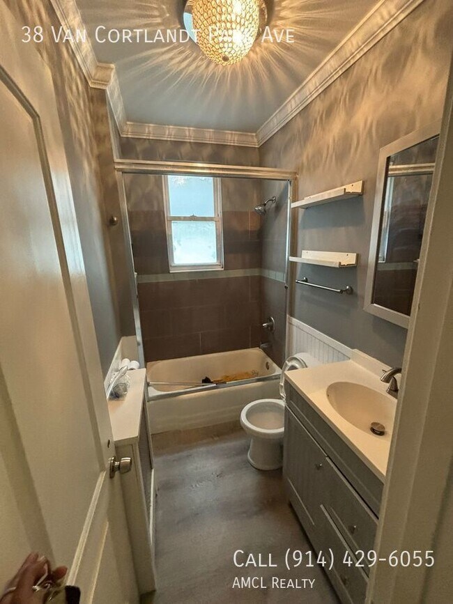 38 Van Cortlandt Park Ave 38 Van Cortlandt Park Ave Yonkers NY 10701