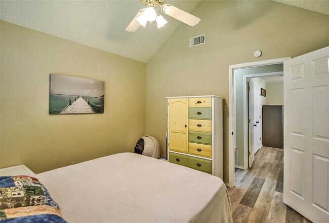Building Photo - Beautiful Home on Mature Tree'd Lot  in We...