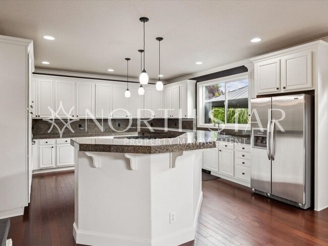 Building Photo - Tuscan Hills Traditional in Happy Valley