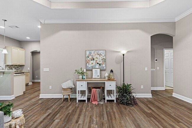 Building Photo - RARE TO FIND !!! TWO ENSUITE MASTER BEDROO...