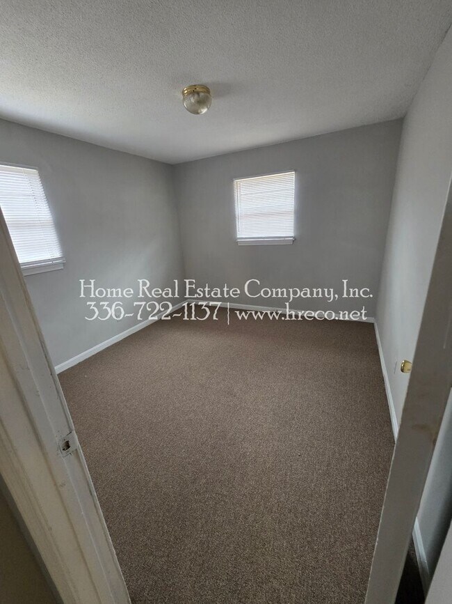 Building Photo - 1982 Maryland Ave