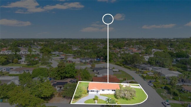 Building Photo - 3250 SW 72nd Ct