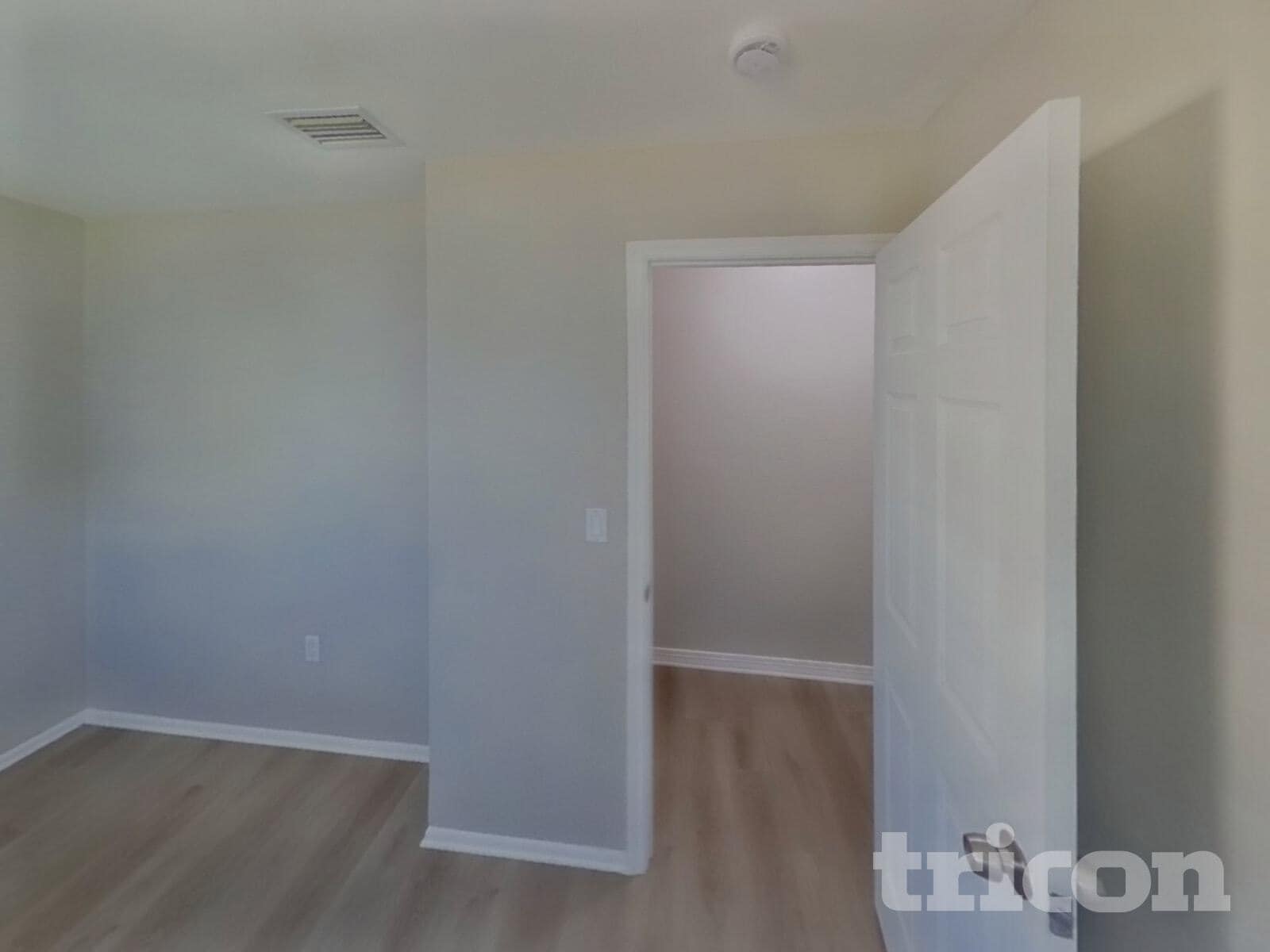 Building Photo - 4000 Berkshire Dr