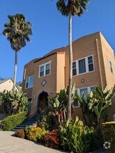 Building Photo - 422 Capitol St
