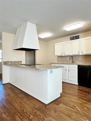 Building Photo - 7132 Nutmeg Ln